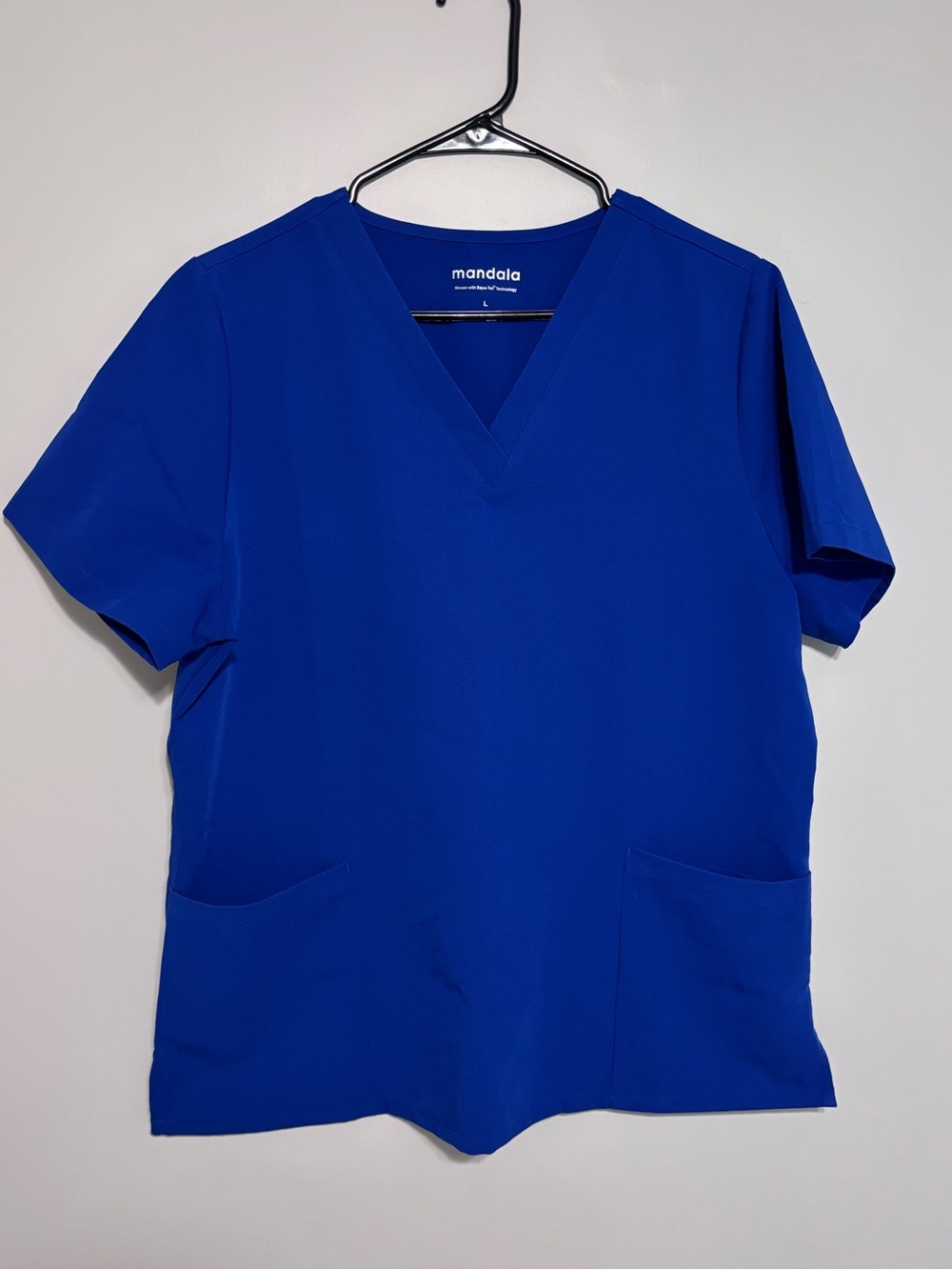 Bundle of 4 Women’s V-Neck Tunic Scrub Top in Blues and Green - Picture 3 of 16